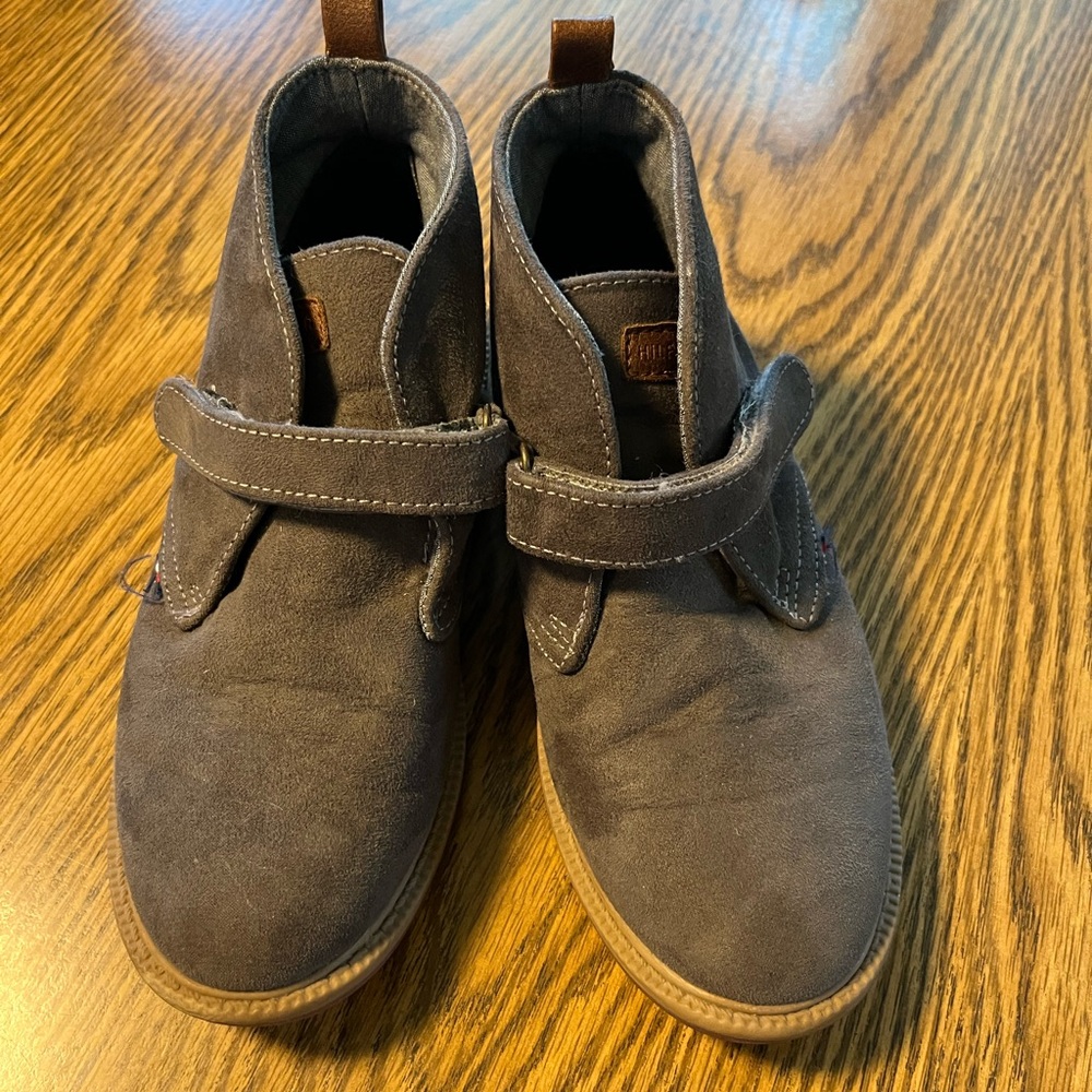 Tommy Hilfiger size 12 Gray Kids Shoes